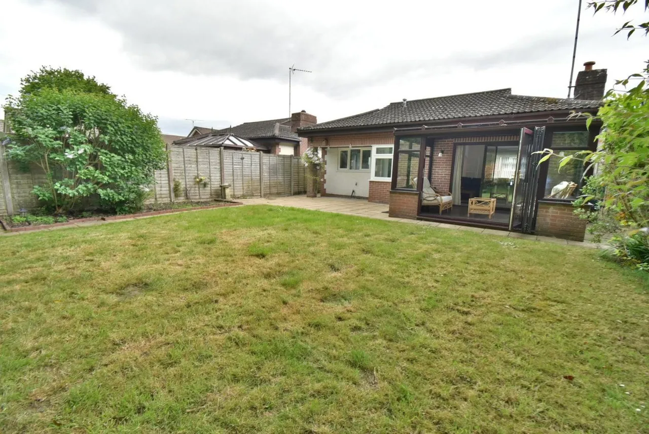 Bracken Road, BH22, photo 2