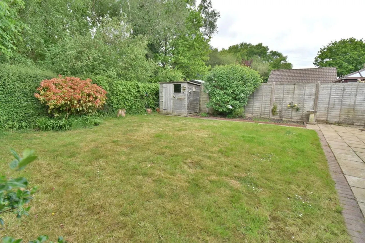 Bracken Road, BH22, photo 23