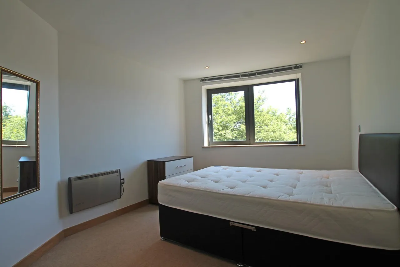 Salts Mill Road, Shipley, BD17, photo 2