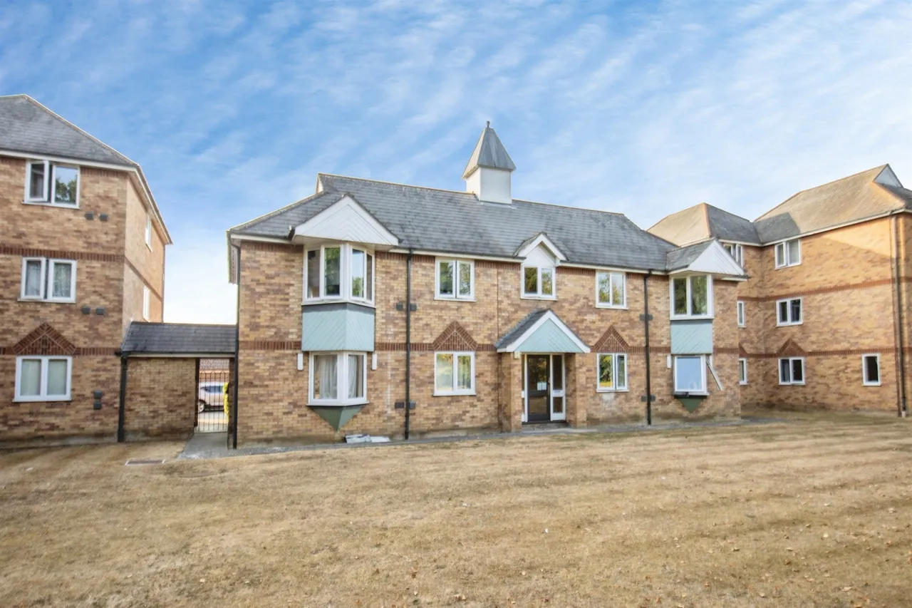 1 bed flat for sale — Bignell Croft, Highwoods, Colchester