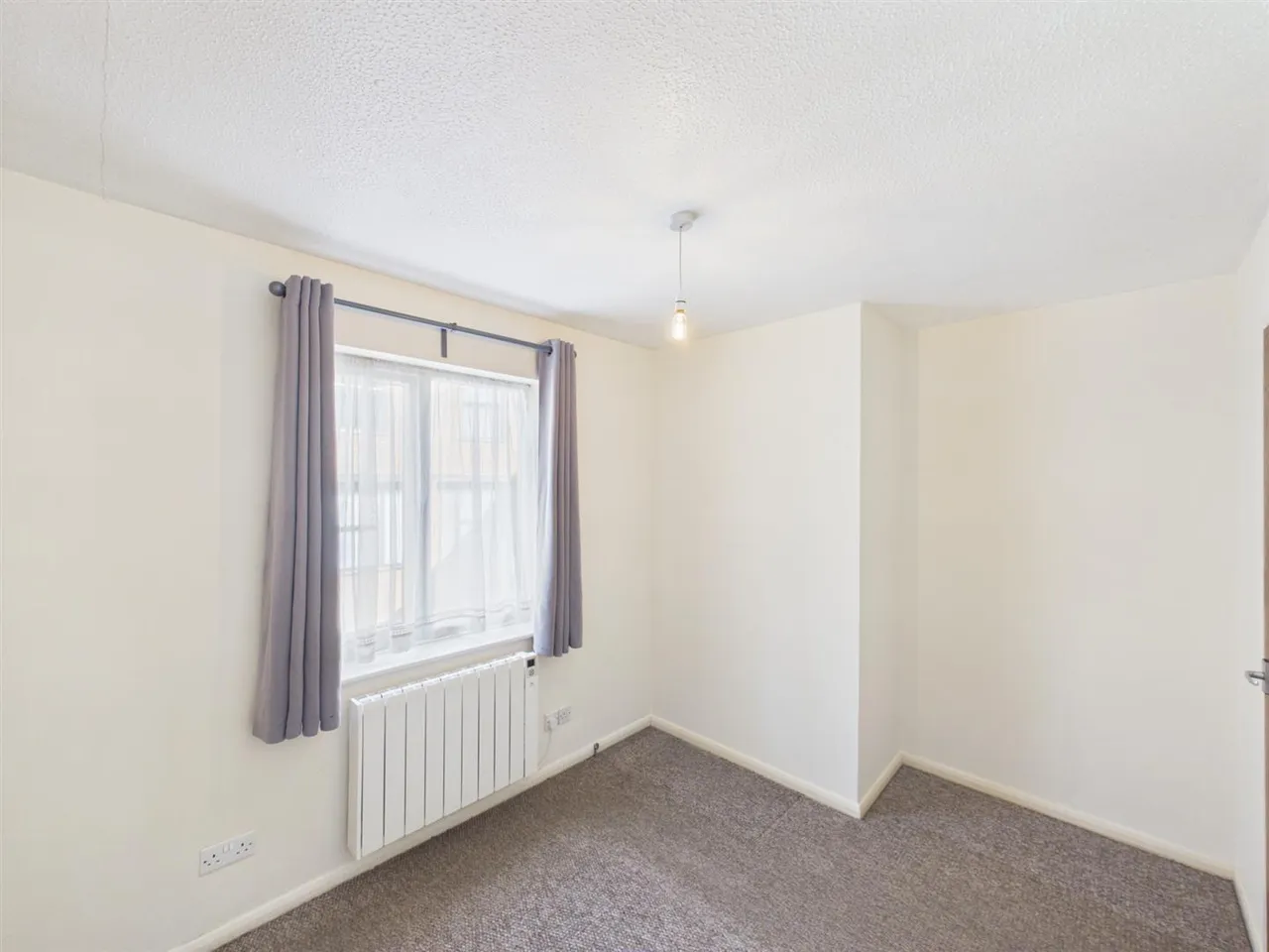 Bell View Manor, The Oaks, Ruislip, Middlesex, HA4 7LH, photo 3