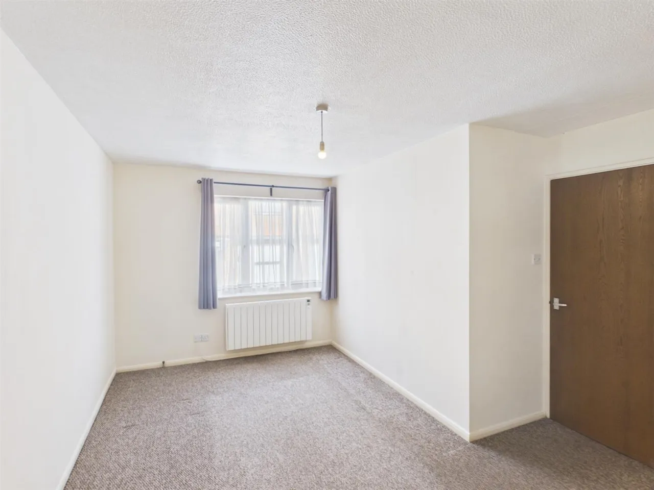 Bell View Manor, The Oaks, Ruislip, Middlesex, HA4 7LH, photo 2