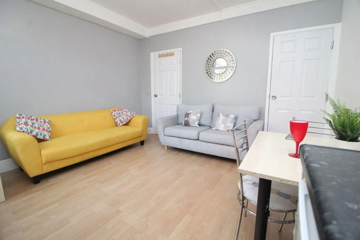 Pickmere Road, S10, photo 5