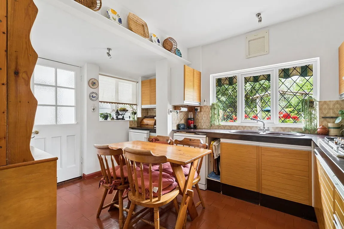 Imperial Drive, Harrow, HA2, photo 4
