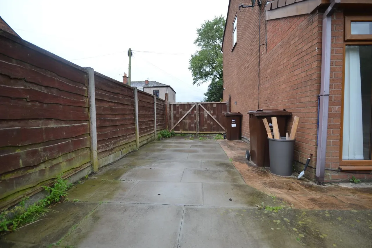 Bolton Road, Radcliffe, Manchester, M26 3GG, photo 9