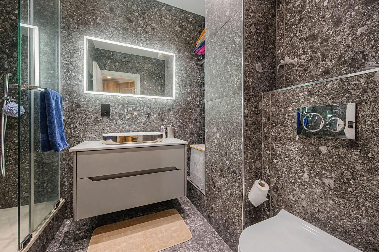 Flat 165 South Block, County Hall, 1b Belvedere Road, London, photo 11