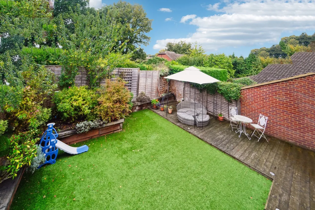 Gomms Wood Close, Forty Green, HP9, photo 11