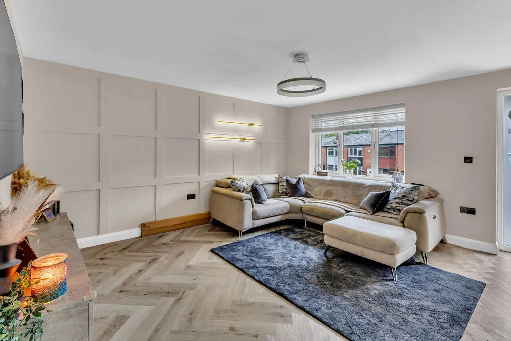 Hall Street Whitworth, Rochdale OL12 8TL, photo 4