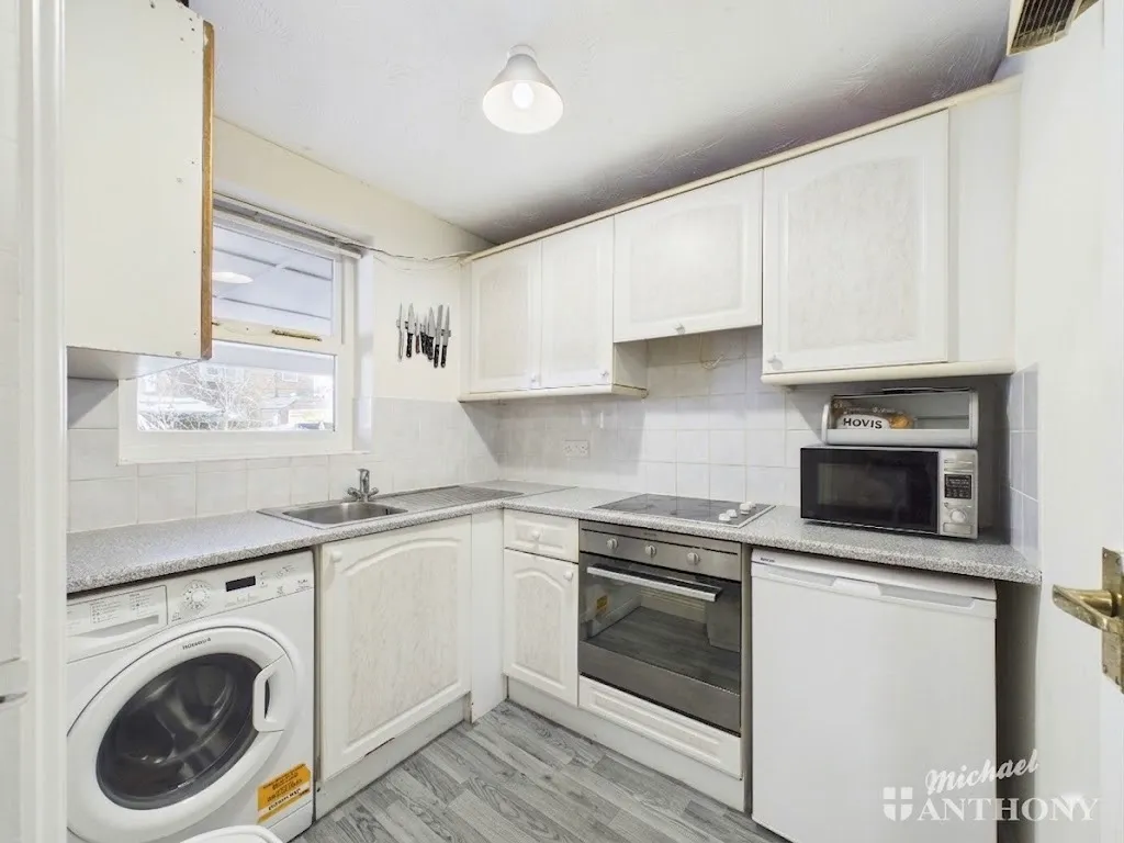 Park Mews, Leighton Buzzard, Grovebury Road, LU7 4SB, photo 3