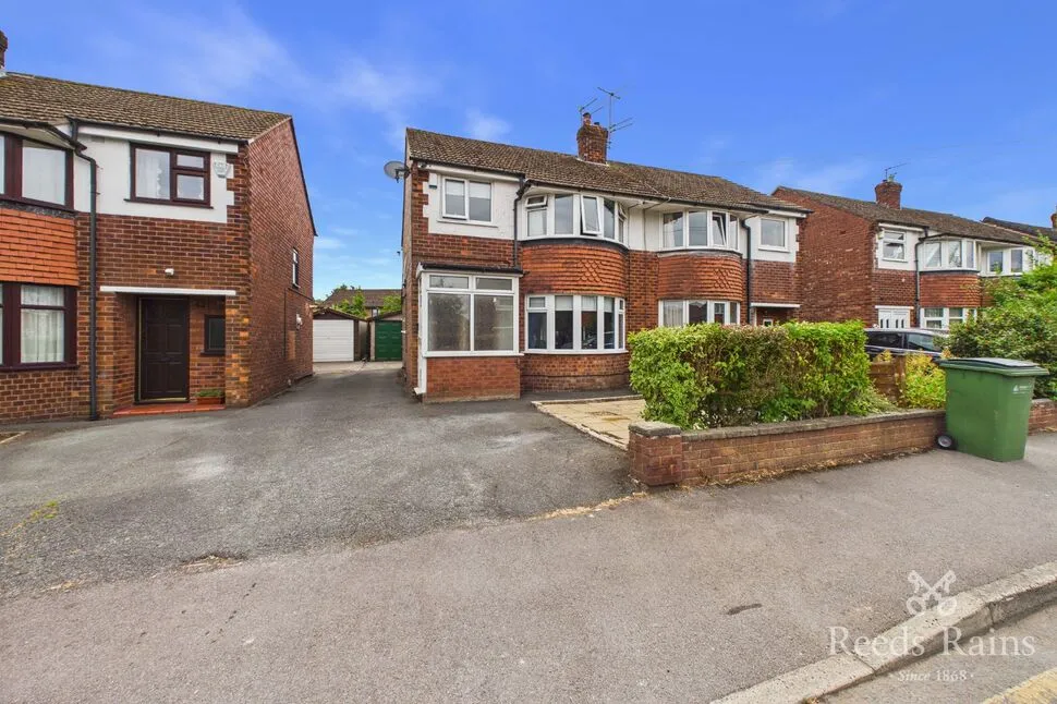 3 bed house for sale — The Fairway, Offerton, Cheshire, SK2