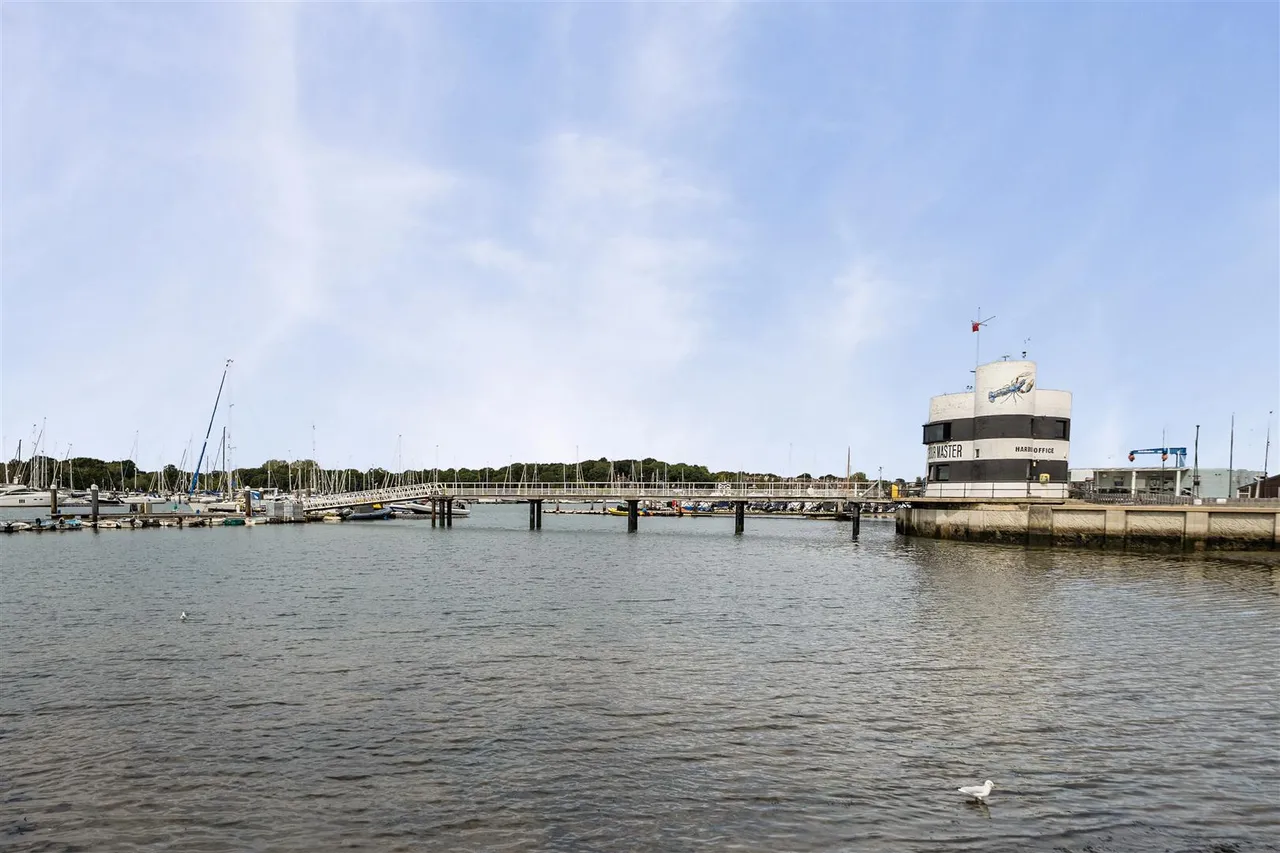 Shore Road, Warsash, photo 5