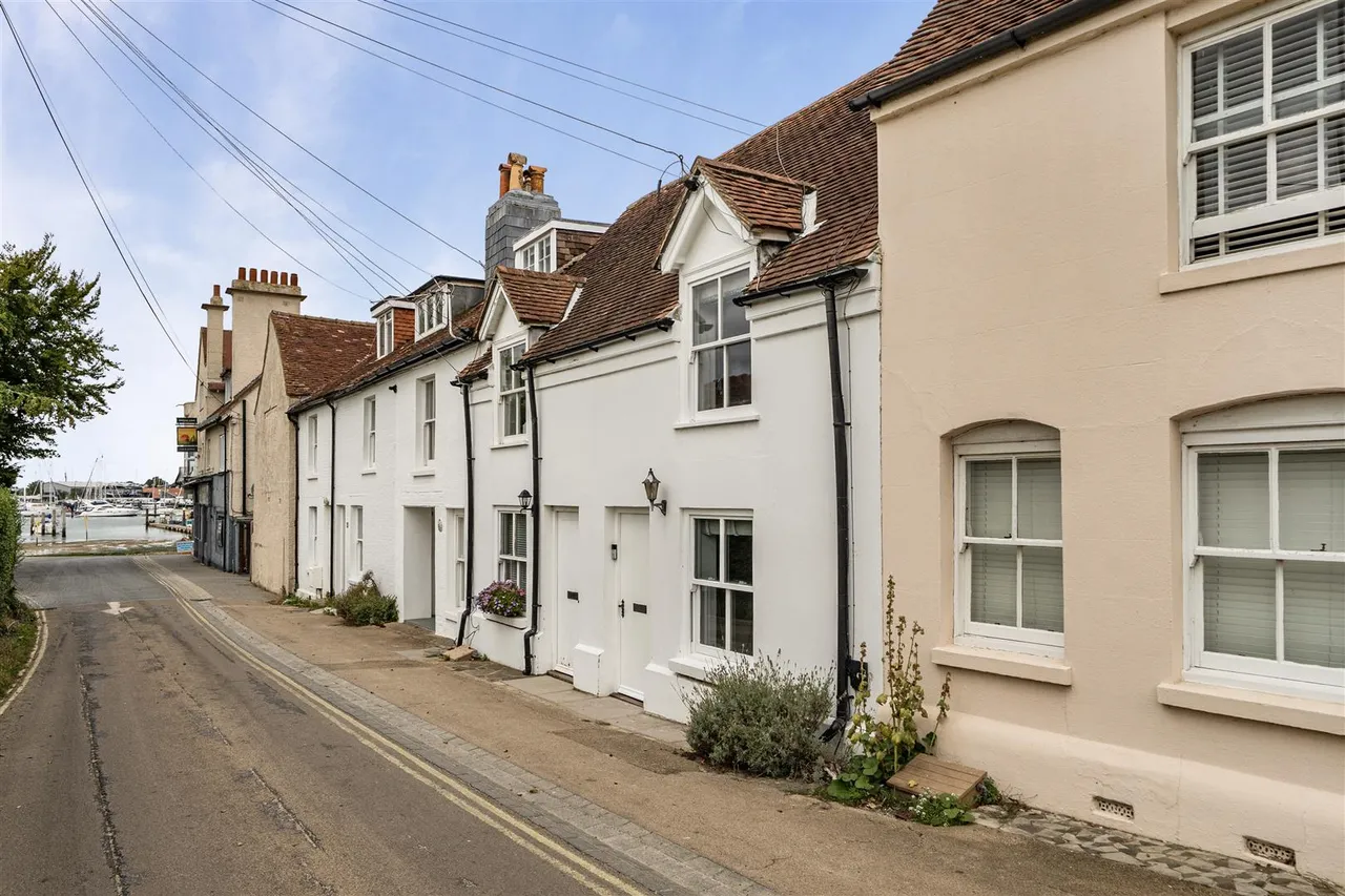 3 bed house for sale — Shore Road, Warsash