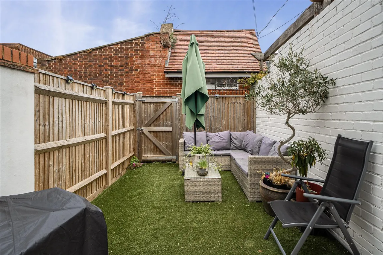 Shore Road, Warsash, photo 11