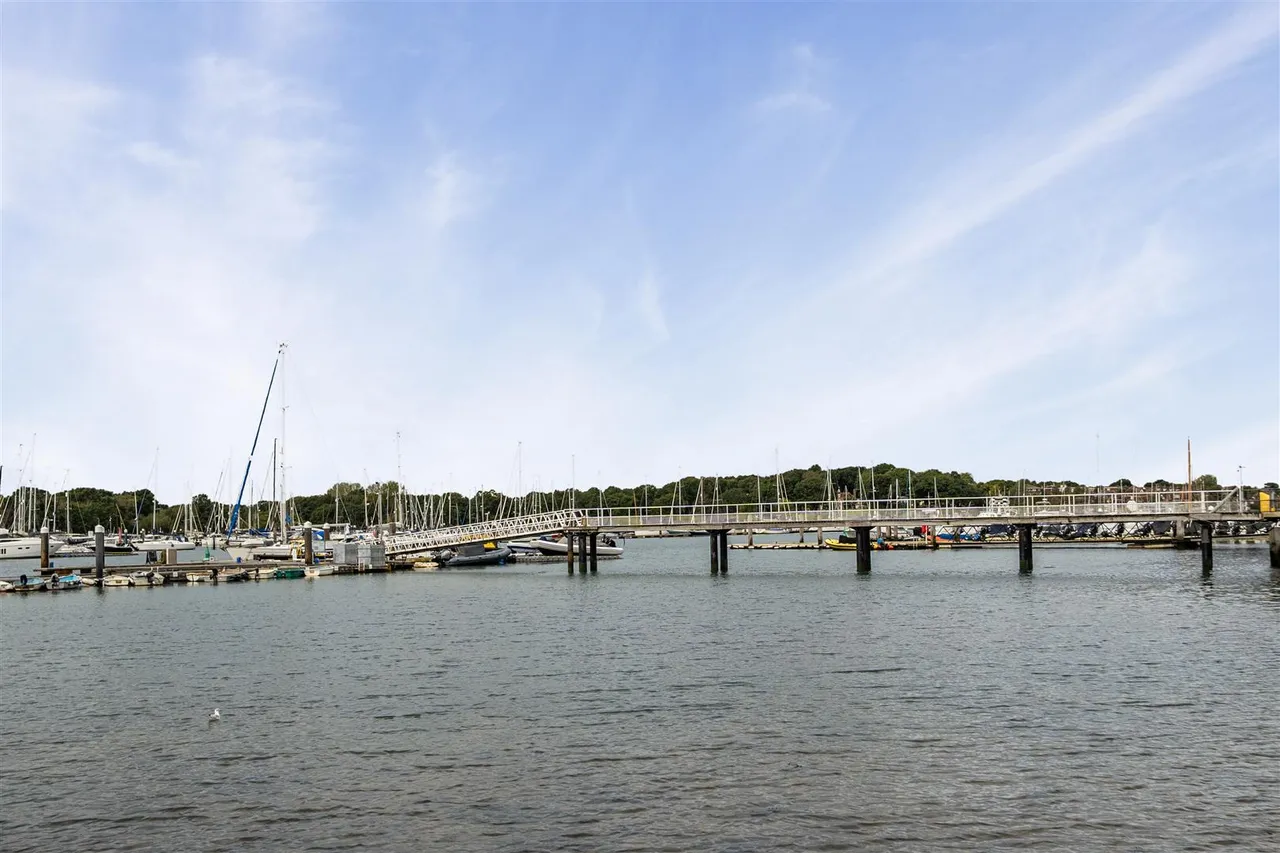 Shore Road, Warsash, photo 19