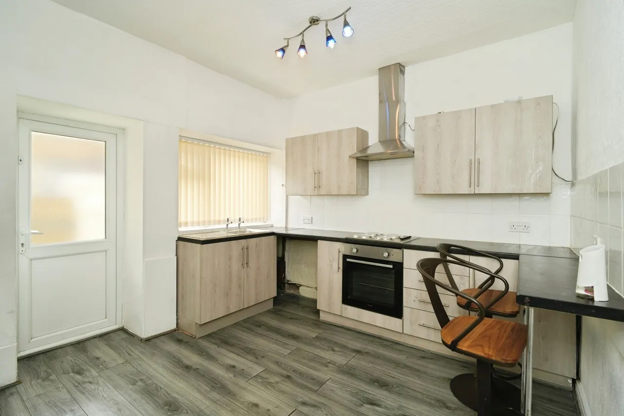 Barden Lane, Burnley, BB10, photo 4