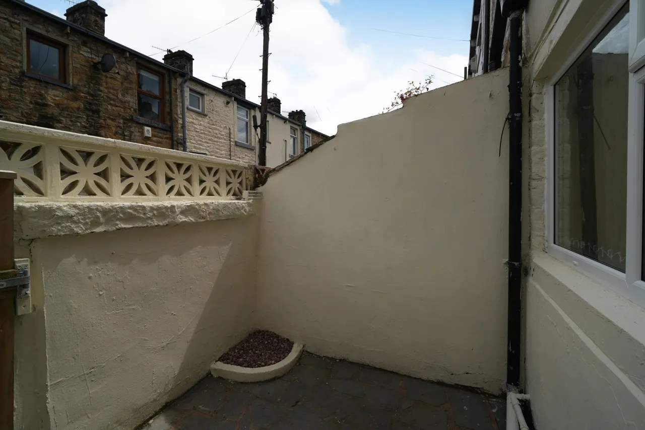 Barden Lane, Burnley, BB10, photo 8