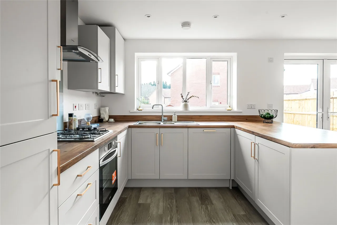 Brox Road, Ottershaw, KT16, photo 19