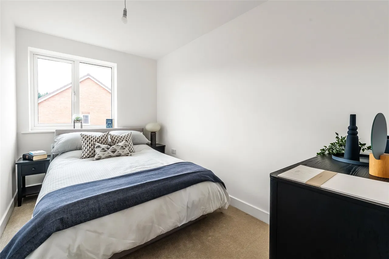Brox Road, Ottershaw, KT16, photo 25