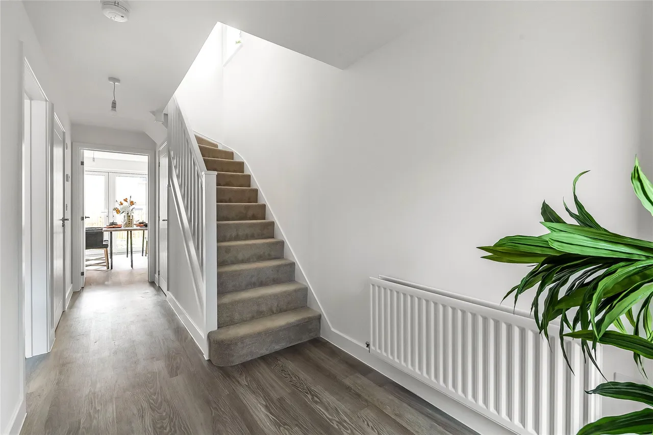 Brox Road, Ottershaw, KT16, photo 22