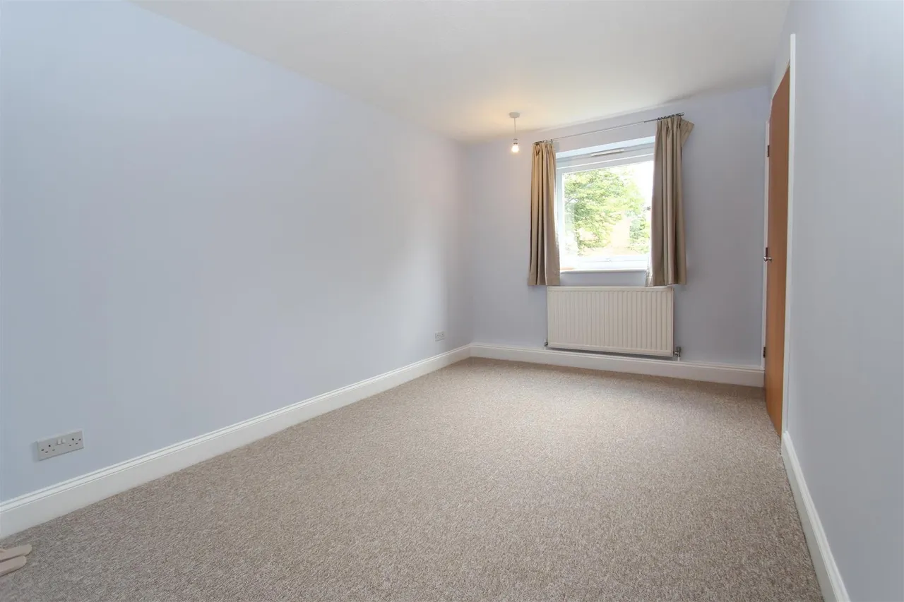 Keith Park Road, Uxbridge, UB10 0FG, photo 6