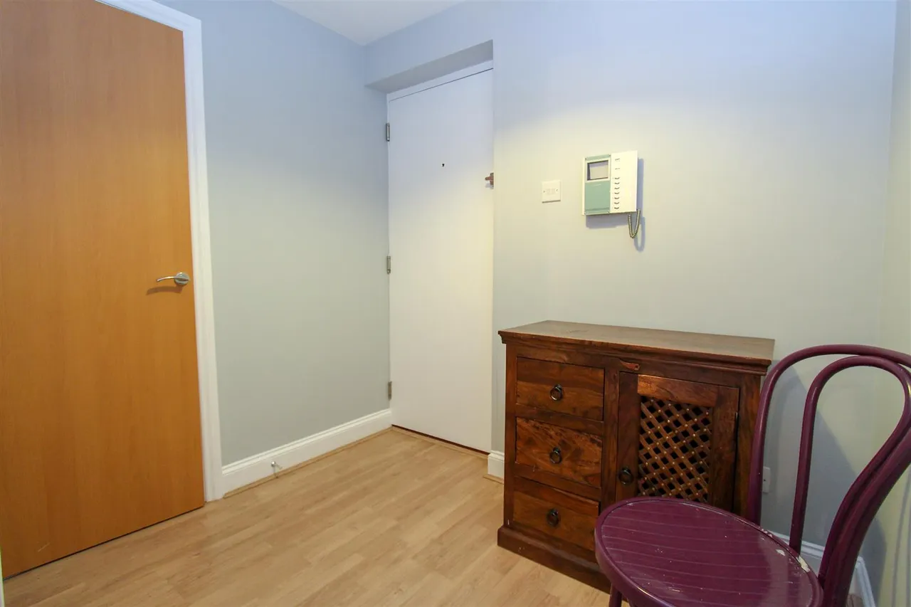 Keith Park Road, Uxbridge, UB10 0FG, photo 9