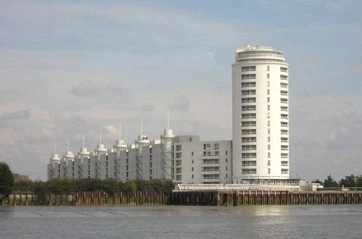 Barrier Point Road, Royal Docks, E16, photo 19