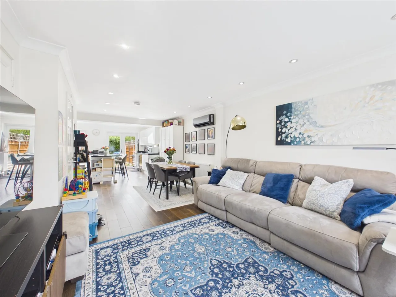 Greystoke Drive, Ruislip, Middlesex, HA4 7YL, photo 2