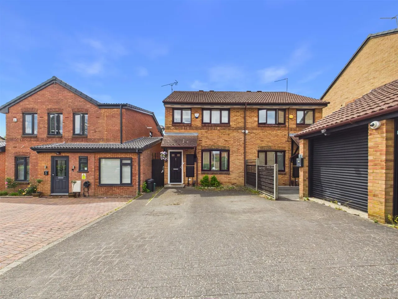 3 bed property for sale — Greystoke Drive, Ruislip, Middlesex, HA4 7YL