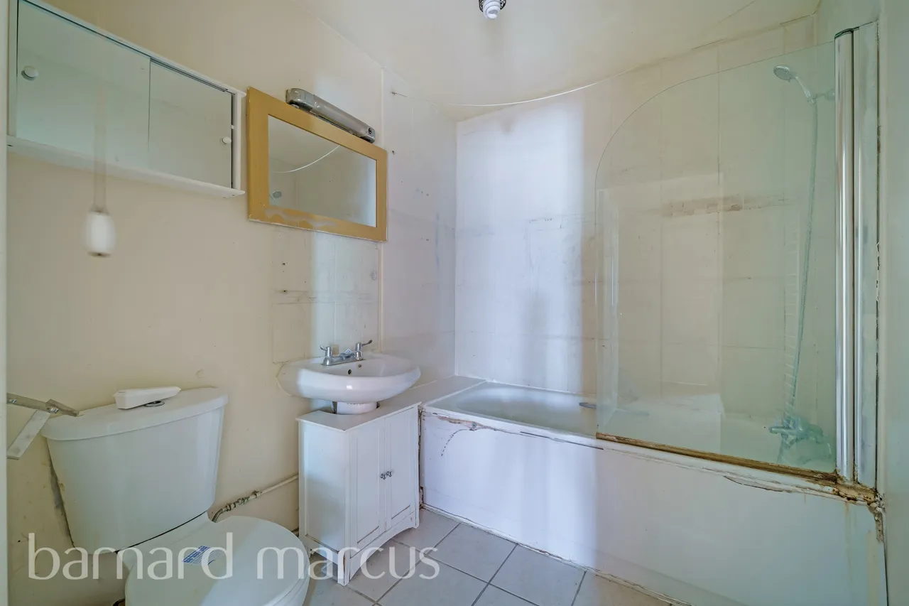 Corfe Close, Whitton, TW4, photo 8
