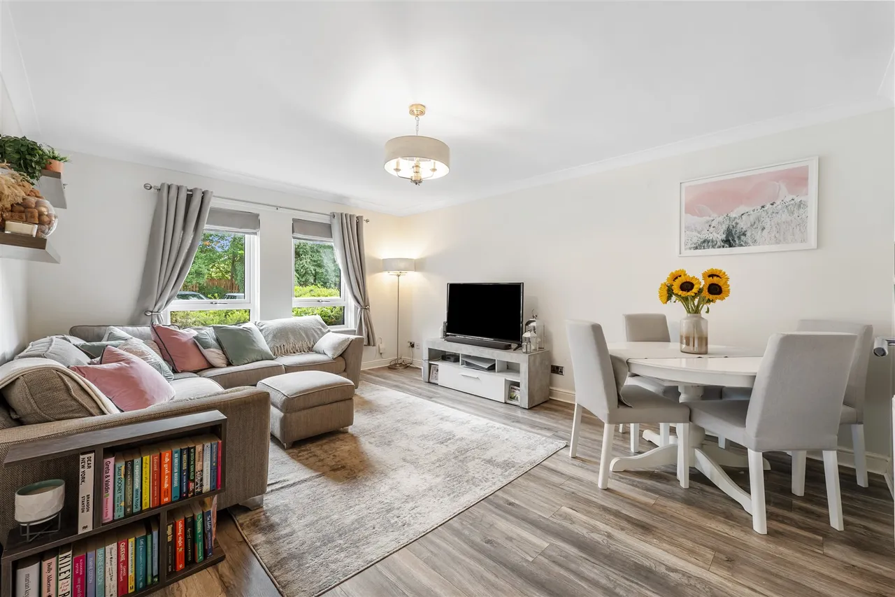 2 bed flat for sale, Bellshaugh Gardens, Kelvinside, G12