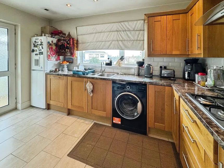 Laburnum Gardens, Bexhill-on-Sea, East Sussex, TN40, photo 3