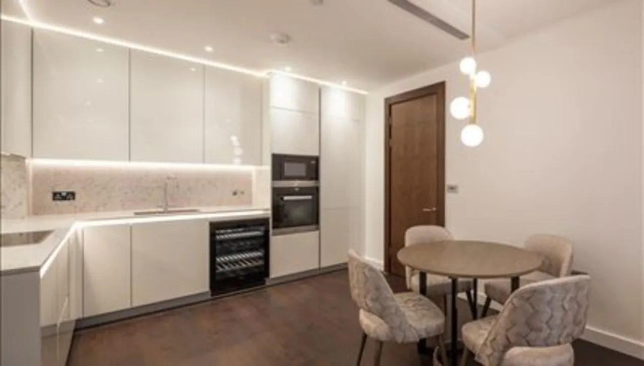 2 bed flat to rent — The Residence , Nine Elms