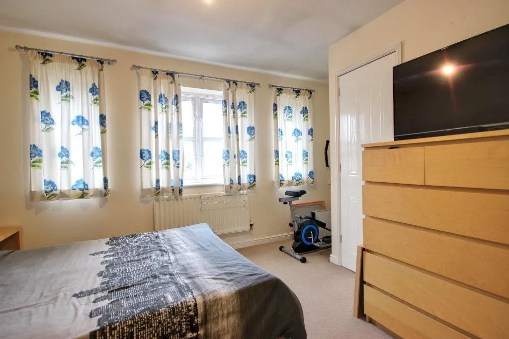 National Avenue, Hull, photo 12