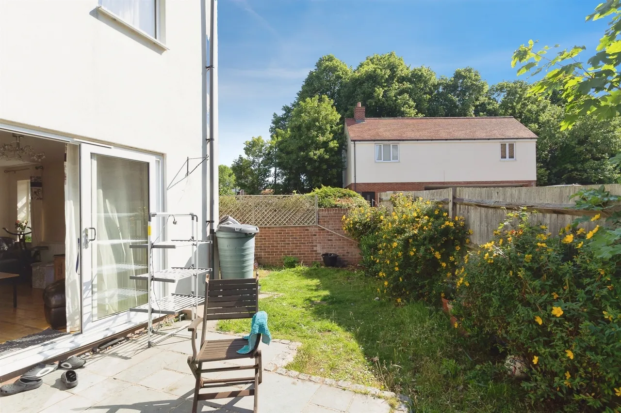 Hicks Road, Markyate, AL3, photo 13