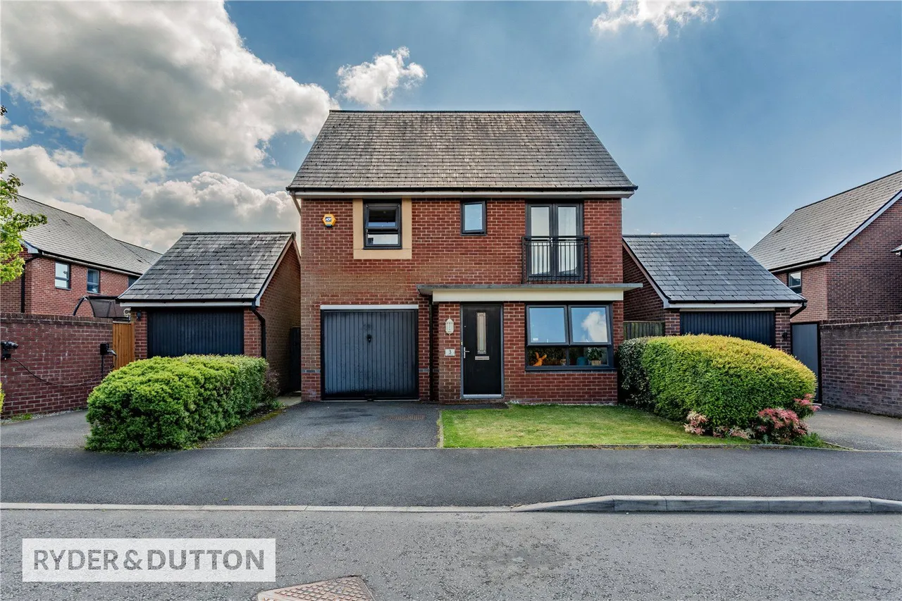 4 bed house for sale, Millrace Close, Castleton, OL11