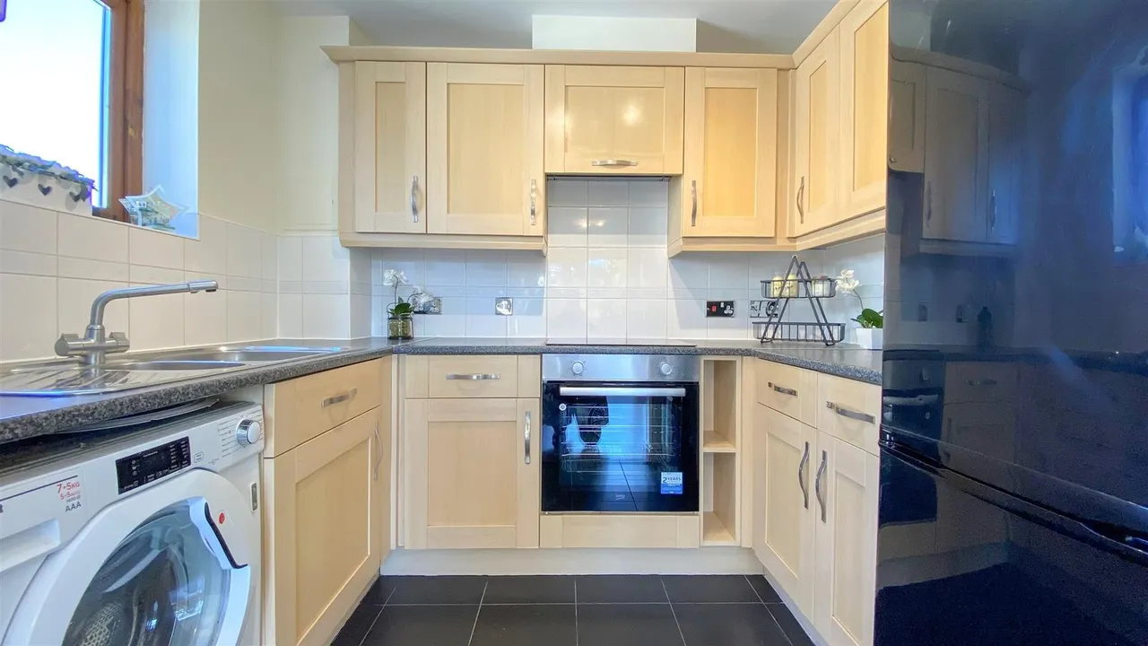 8 Goodman Crescent, Croydon, London, CR0 2ND, photo 5