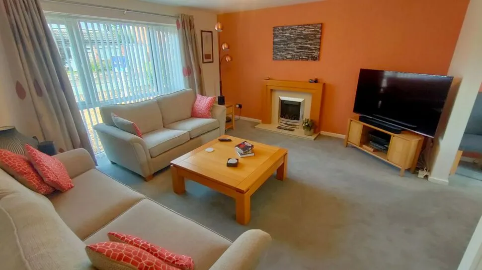Sandown Road, Bangor-on-Dee, Wrexham, LL13, photo 3