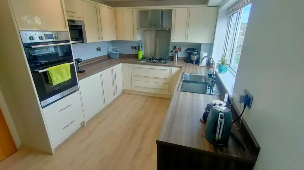 Sandown Road, Bangor-on-Dee, Wrexham, LL13, photo 6