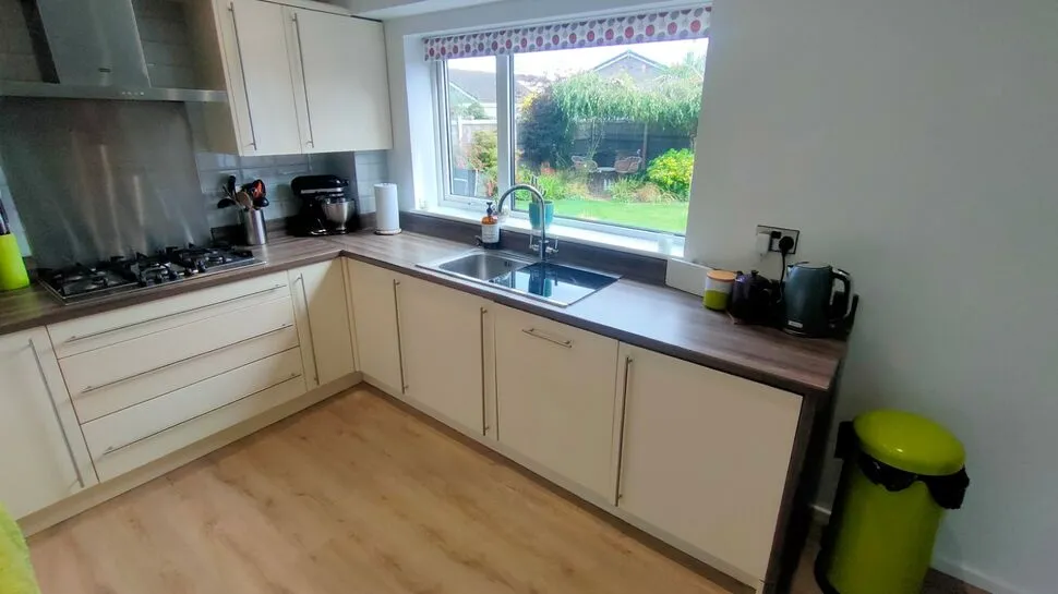 Sandown Road, Bangor-on-Dee, Wrexham, LL13, photo 7