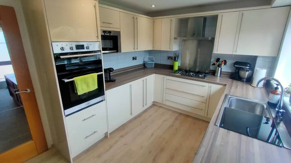 Sandown Road, Bangor-on-Dee, Wrexham, LL13, photo 8