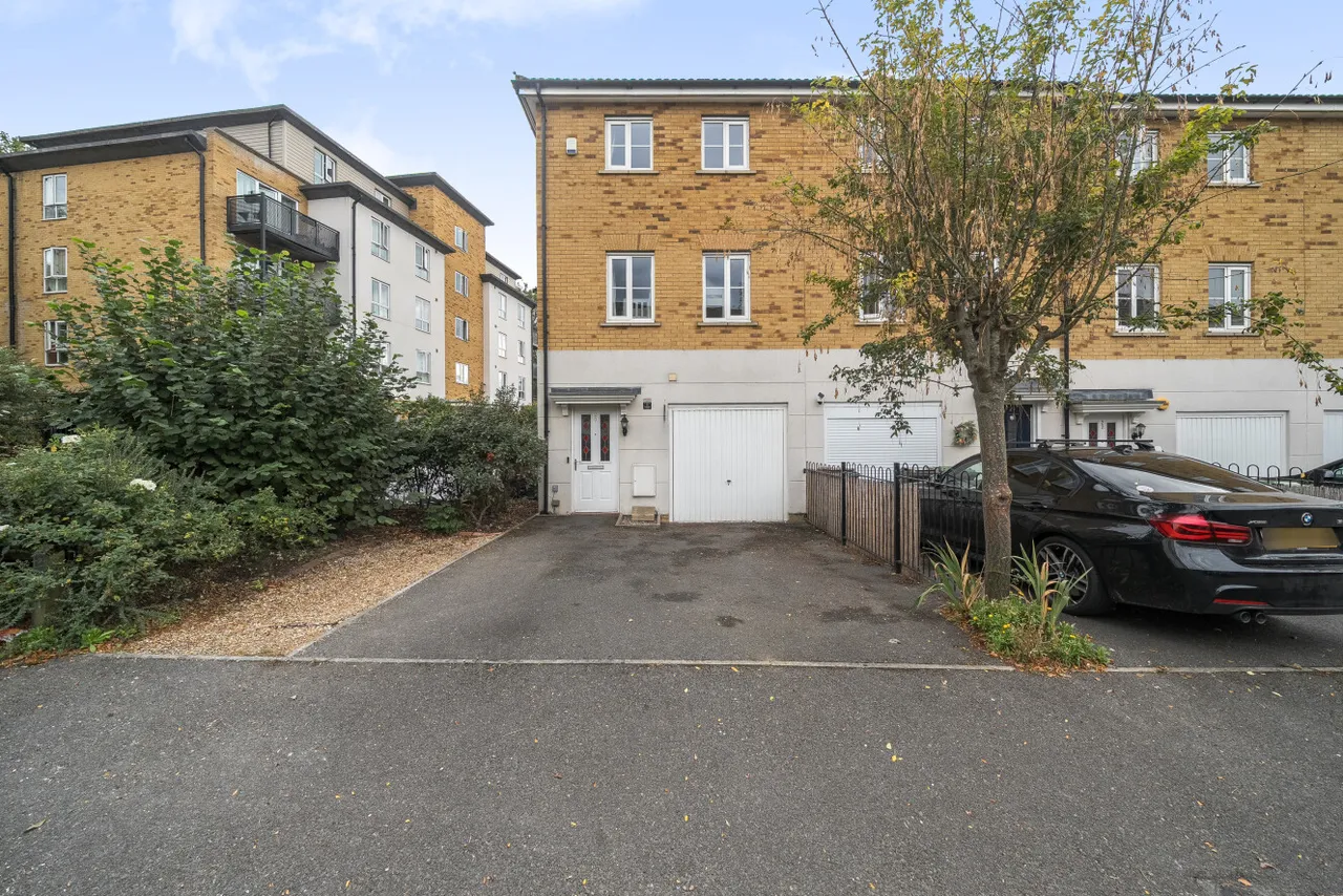 4 bed house for sale, Headingley Drive, Beckenham, BR3