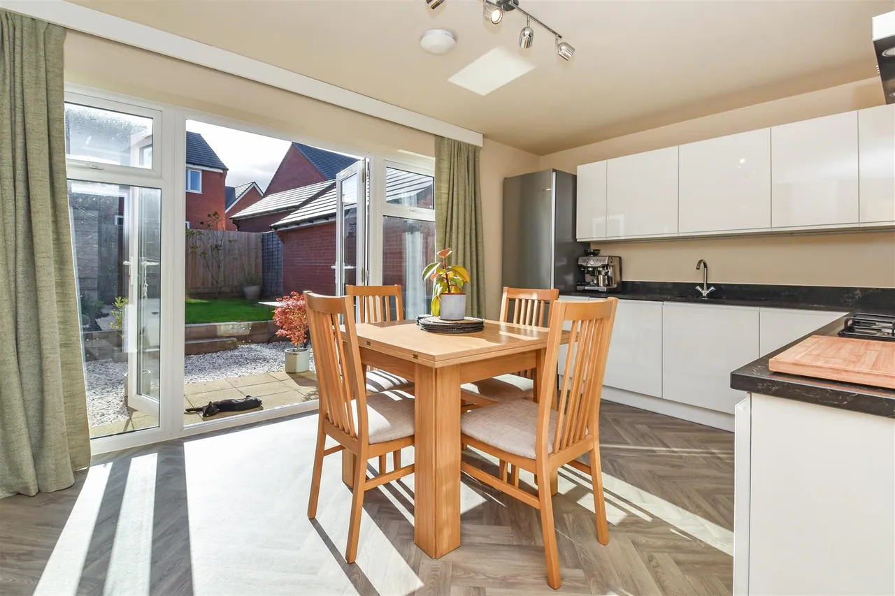 Blackthorn Way, Cullompton, photo 2