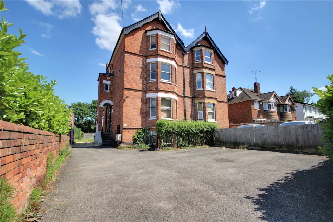 2 bed flat to rent, Western Elms Avenue, Reading, RG30