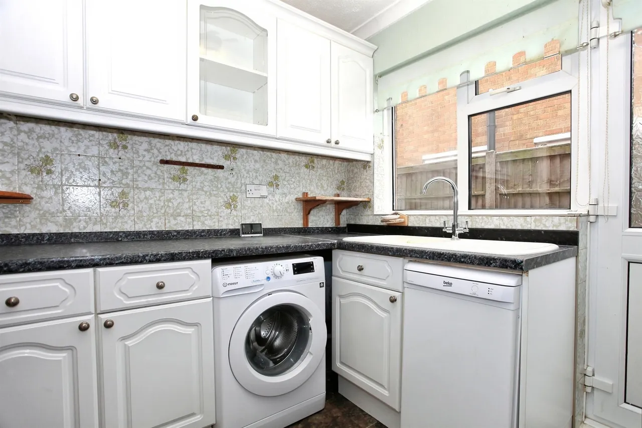 School Road, Newborough, PE6, photo 8