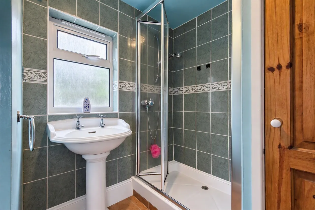 Ashwell Road, Guilden Morden, SG8, photo 14