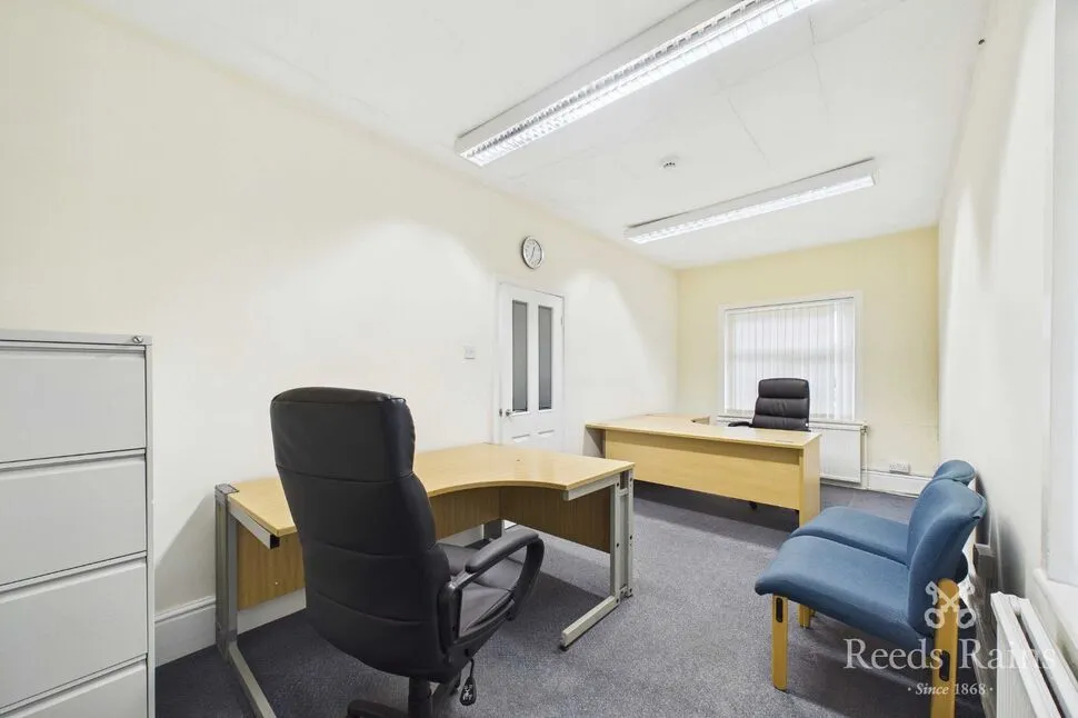 Queens Square, Leeds Road, West Yorkshire, HD2, photo 6