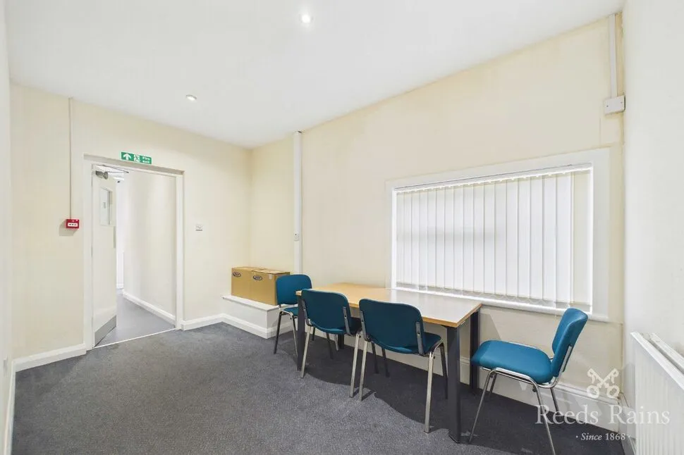 Queens Square, Leeds Road, West Yorkshire, HD2, photo 5