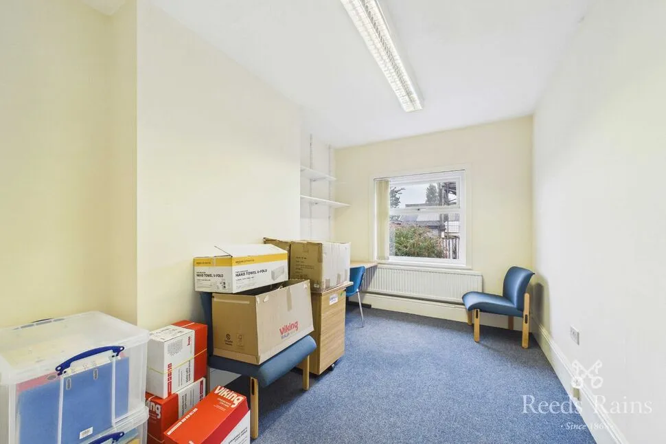 Queens Square, Leeds Road, West Yorkshire, HD2, photo 7
