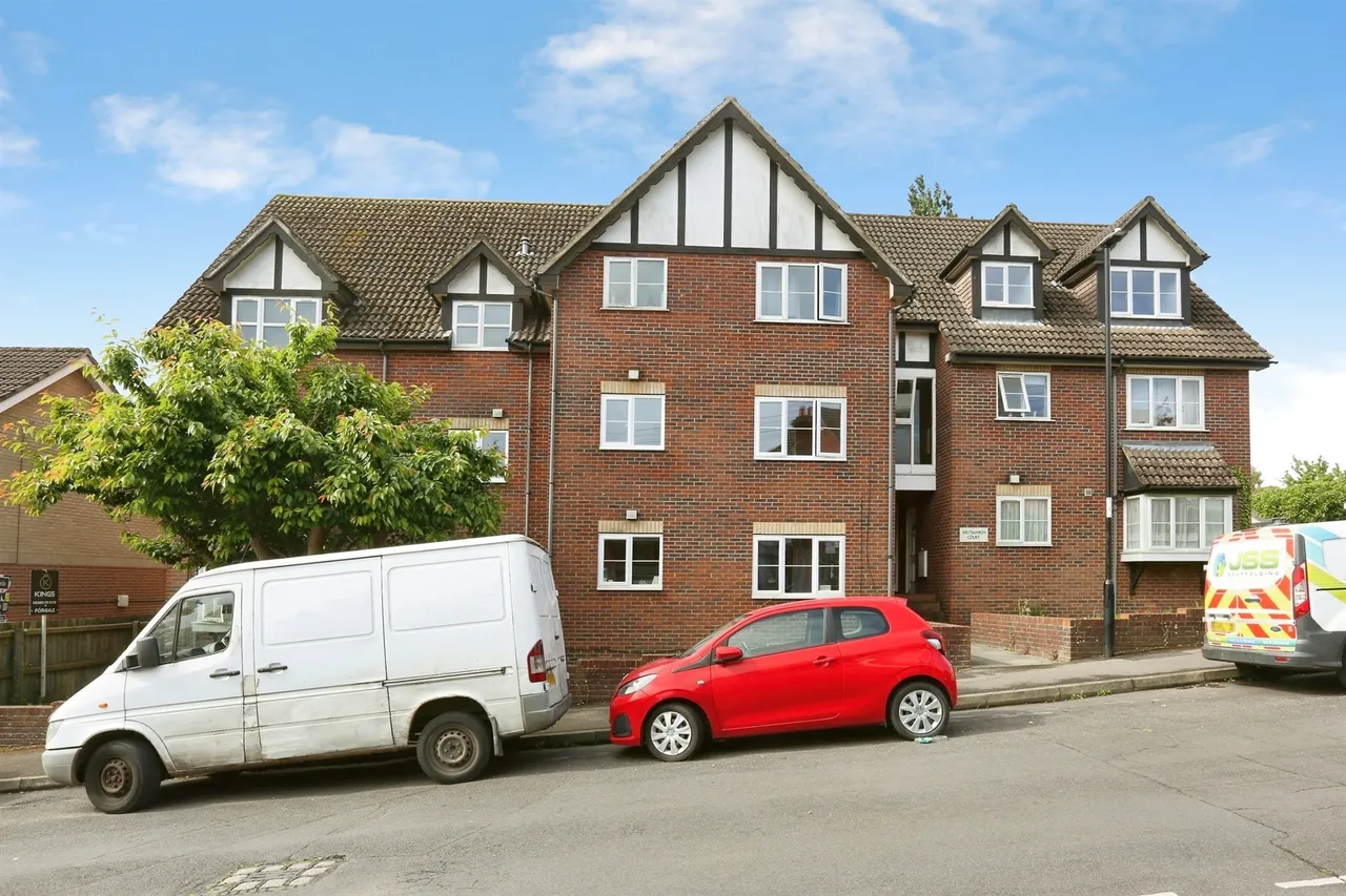 flat for sale — Kitchener Road, Southampton