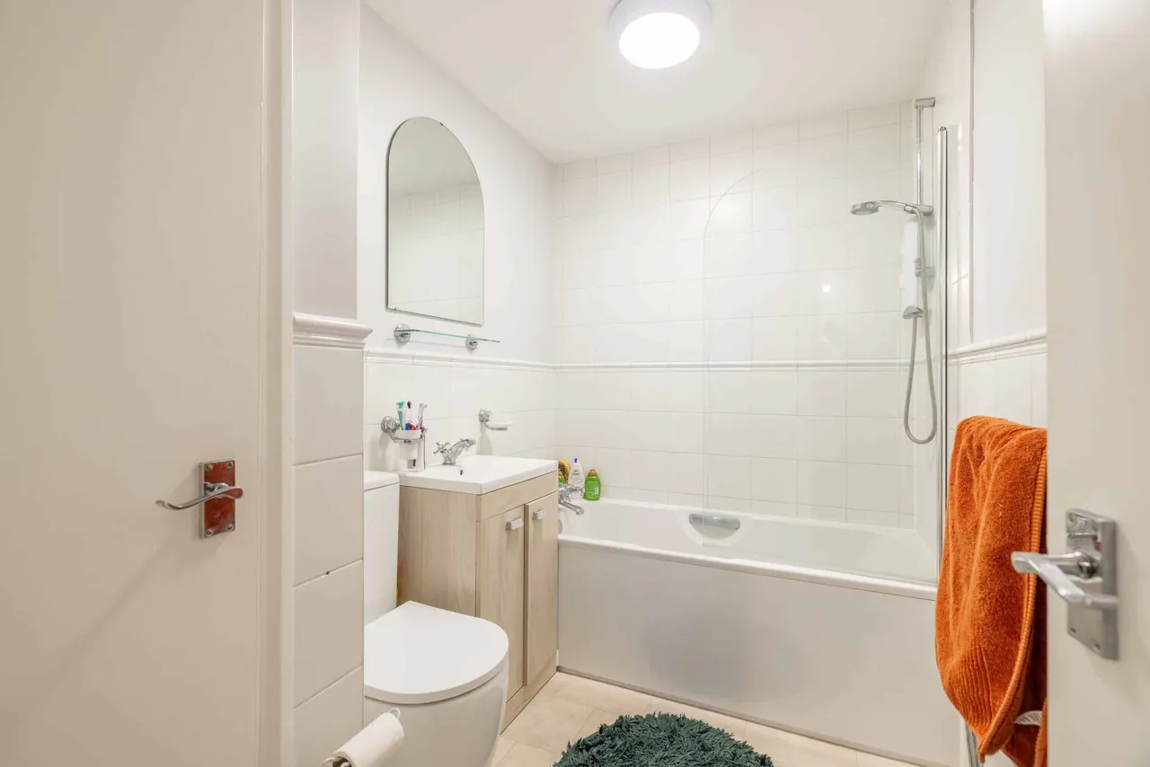 Clarence Court, Clarence Road, Windsor, SL4 5AB, photo 10